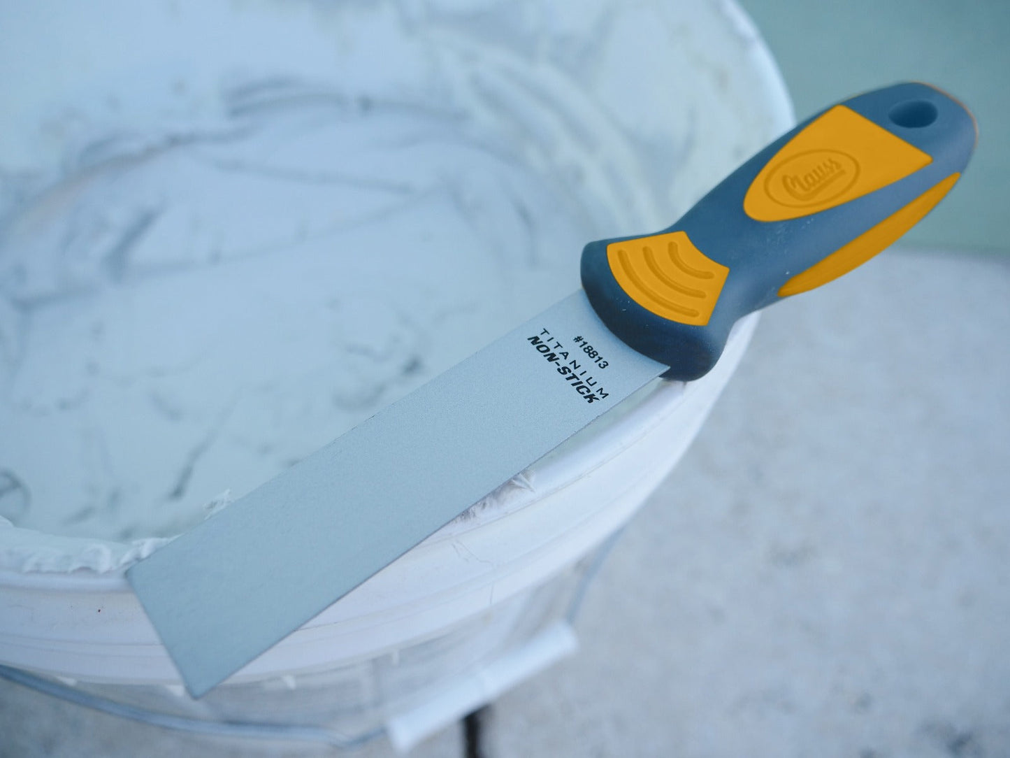 Clauss 1’’ Titanium Non-Stick Stiff Putty Knife - 18813 - Hardware & Industrial Cutting