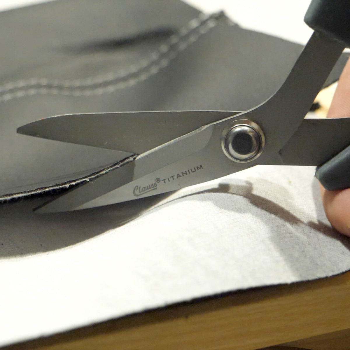 Clauss 7’’ Ti Ultraflex Bent shear - 18516 - Available for Purchase