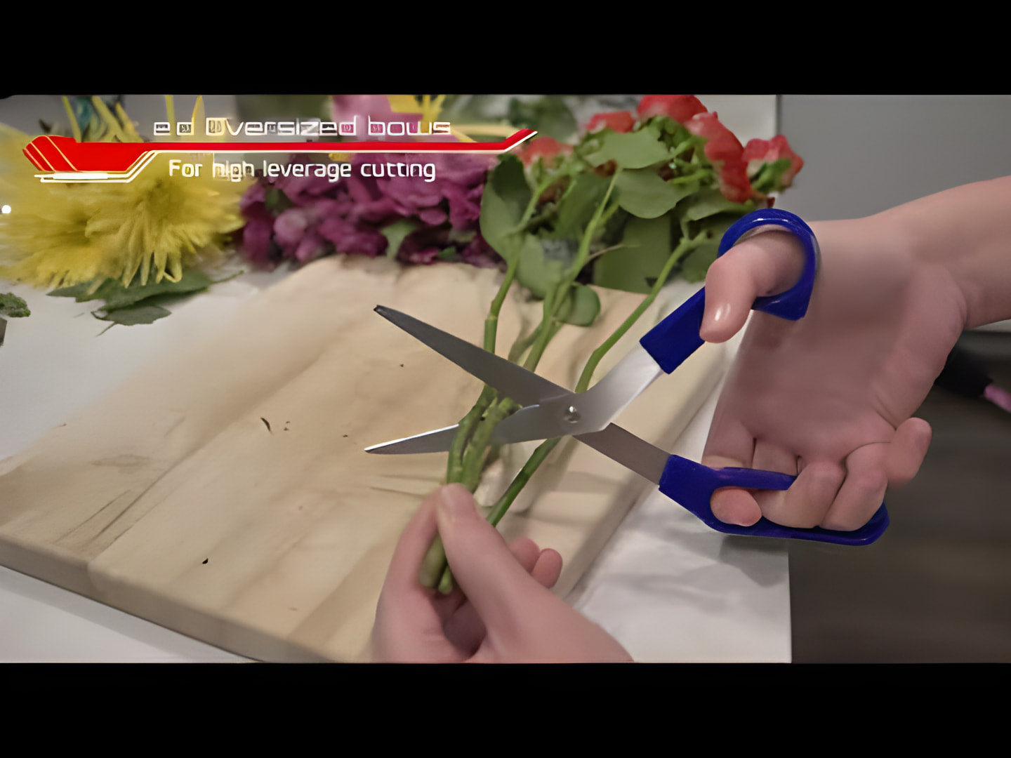 Clauss 8.5’’ Featherlite Bent Shear - Blue - 511030 - Floral and Lawn & Garden