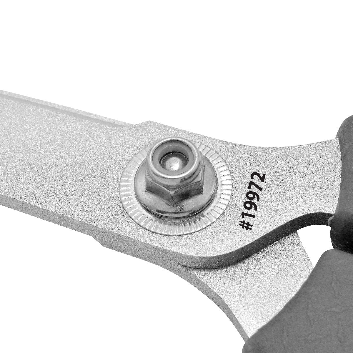 Clauss 9’’ Titanium Non Stick Shear Diamond Plate Handle - 19972 - Available for Purchase