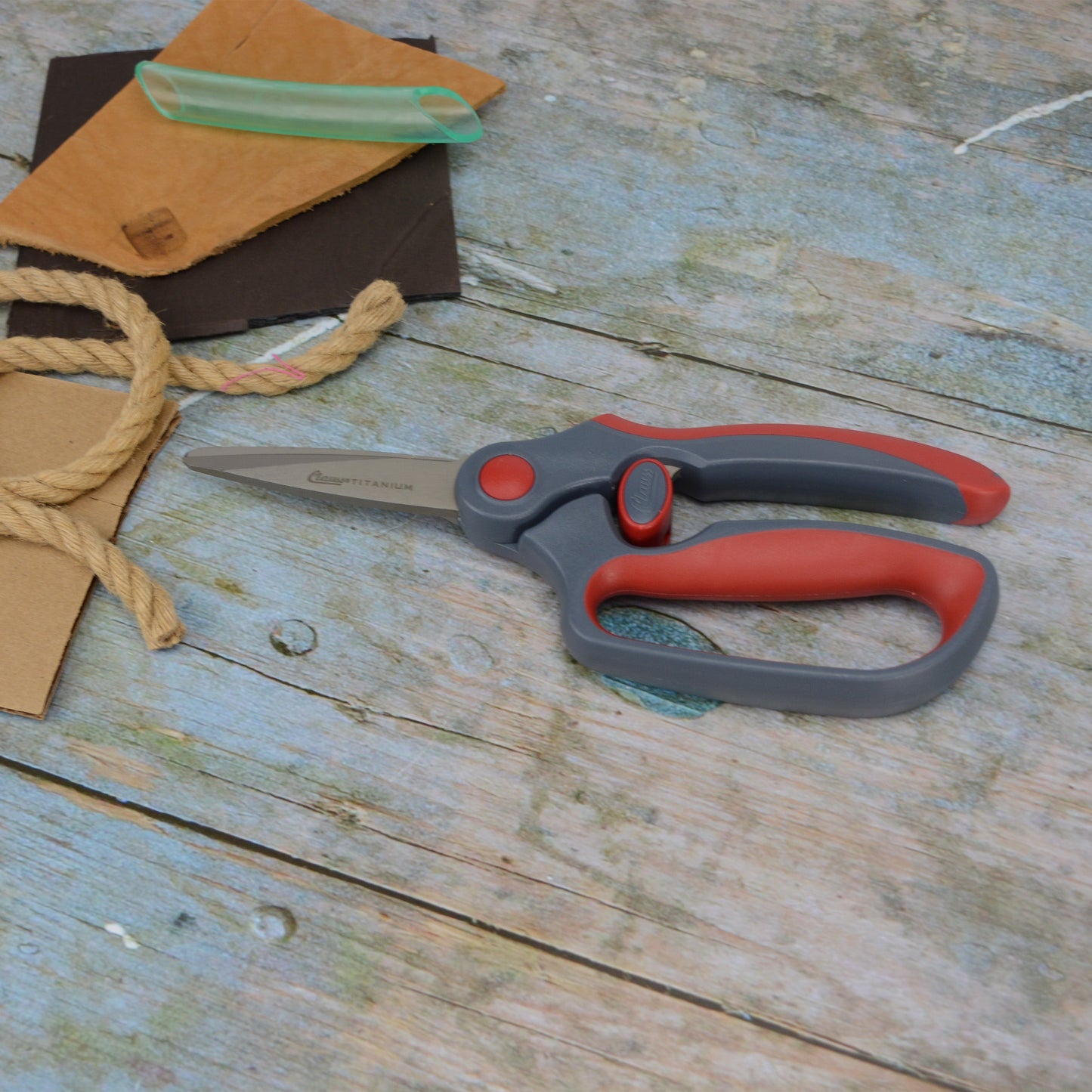 Clauss 8.5’’ Titanium Heavy Duty Straight Finger Loop Snips - Hardware & Industrial Cutting